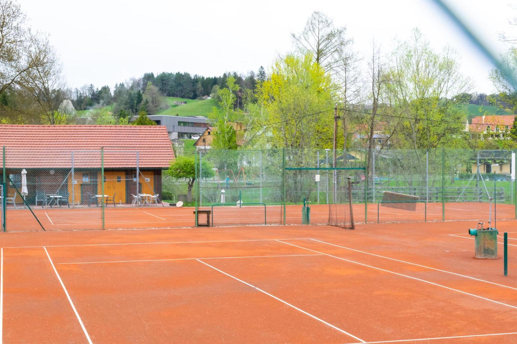 Ferienwohnung Am Freibad 루트스카치 외부 사진